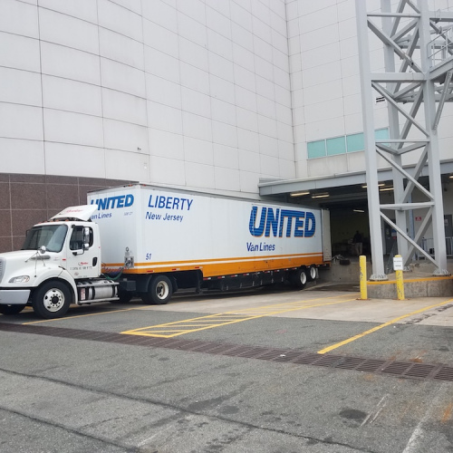 Moving-United-Truck