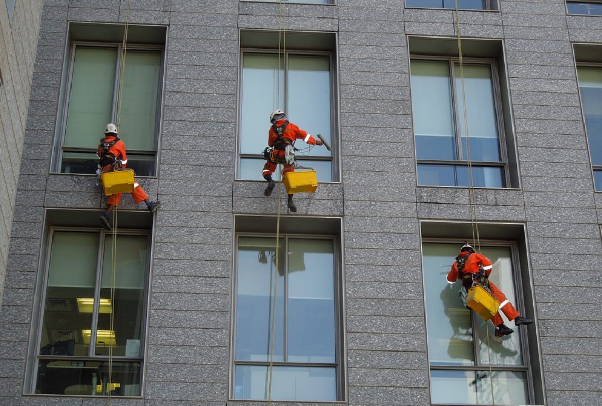 Scheduling Commercial Window Cleaning Services